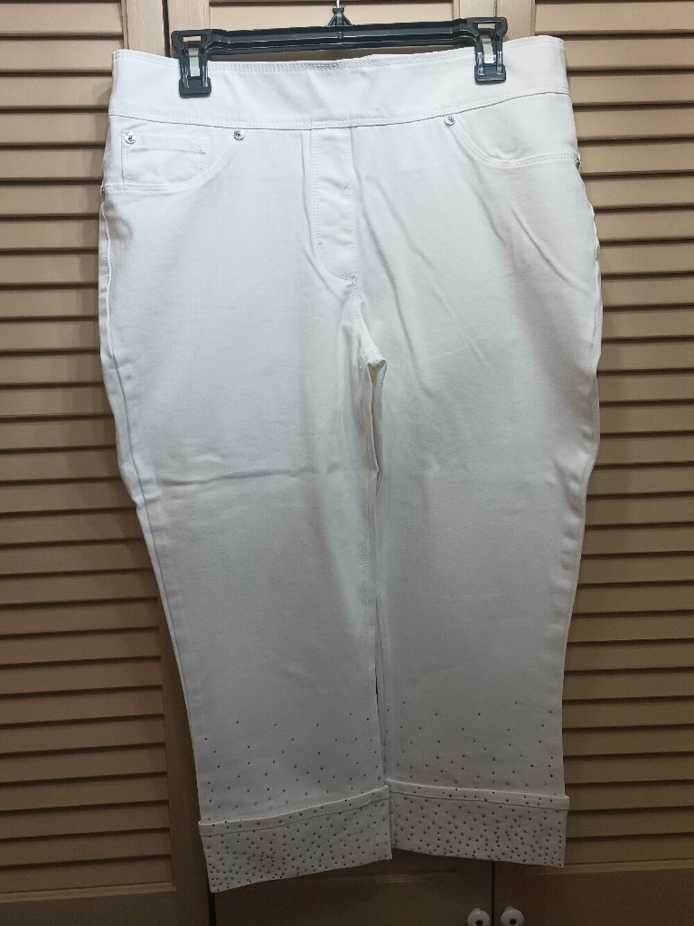 Nygard Luxe Denim White Capri Pants L